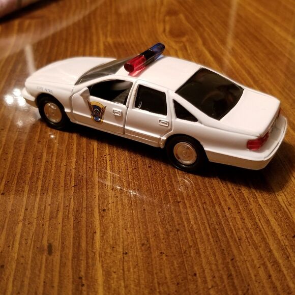 Colorado State Police Road Champs die cast police car 1:43 scale - Picture 6 of 10